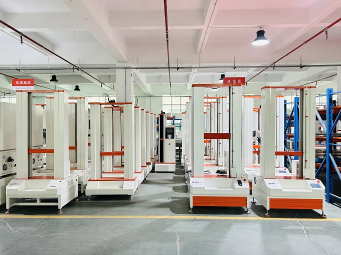 Universal material testing machine: precise testing, quality assurance